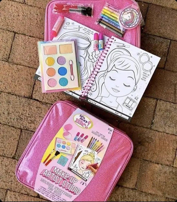Make-Up Artist Studio