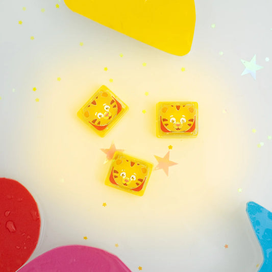 Daniel Tiger's Neighborhood - Light-Up Cubes